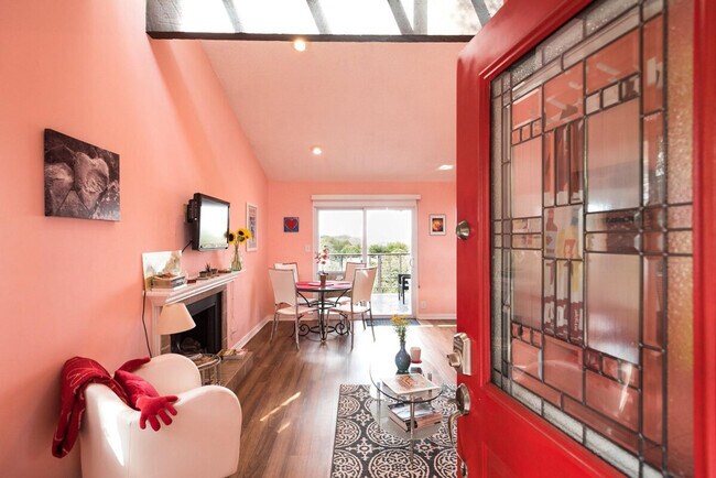 Building Photo - 2205 Spring Creek Dr