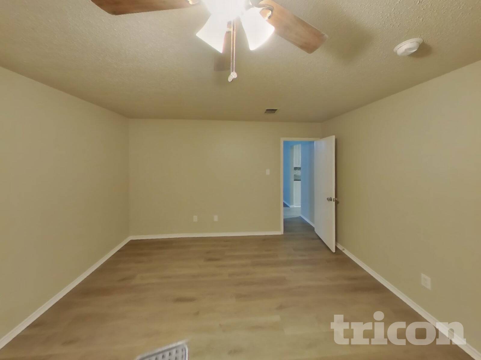 Building Photo - 3004 Double Oak Dr