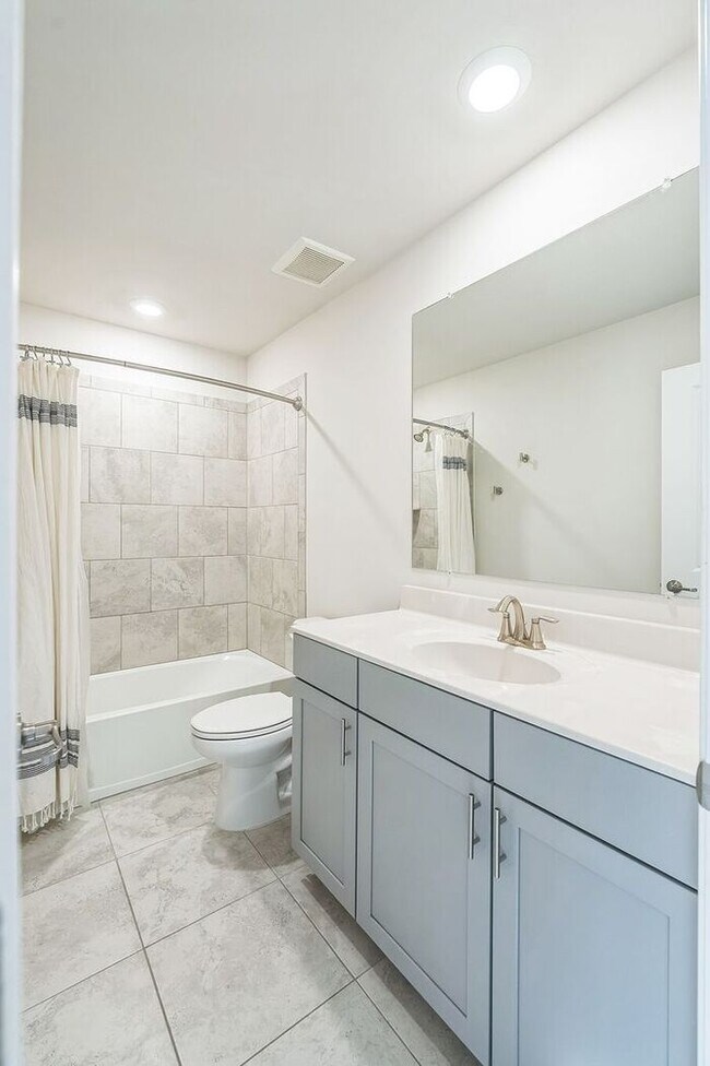 Building Photo - 23853 Myrtle Glen Way
