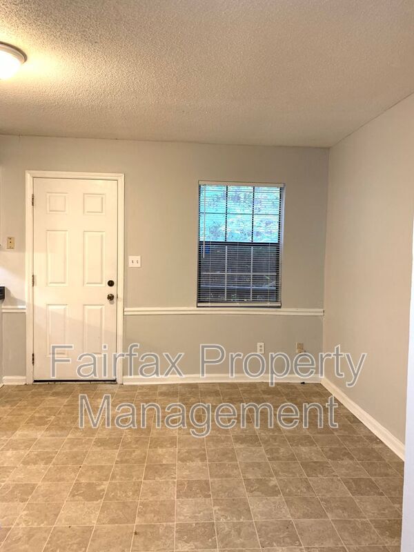 Building Photo - 1419 Cherrycrest Drive