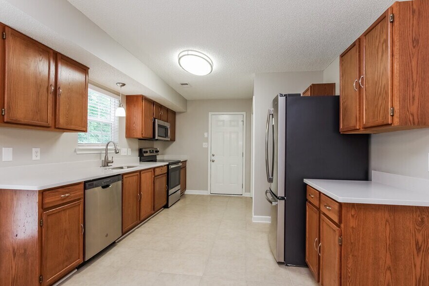 Building Photo - 1833 Cagney St