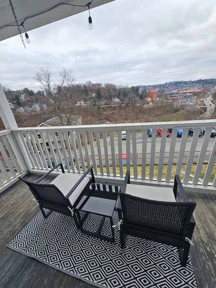 Building Photo - 125 Lorentz St