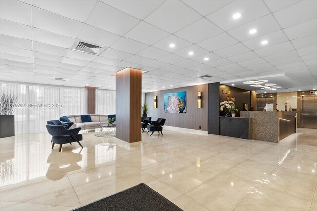 Building Photo - 3550 Galt Ocean Dr