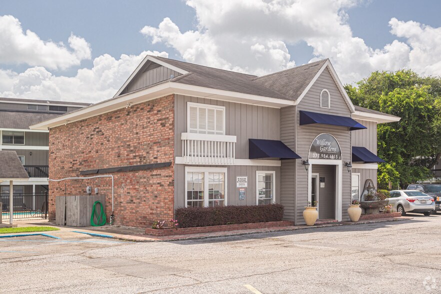 Primary Photo - Willow Gardens Apartments