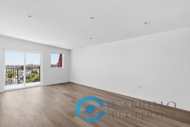 Building Photo - 6640 Valjean Ct