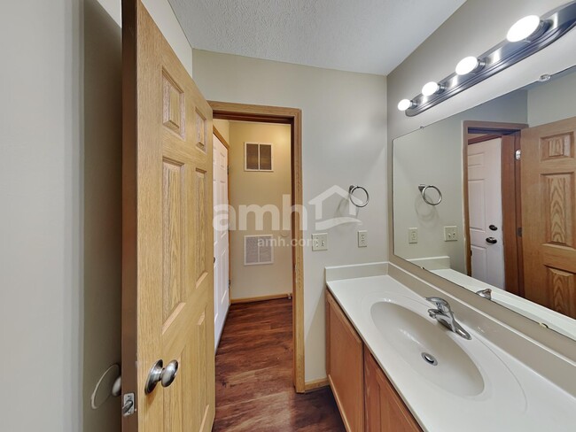 Building Photo - 3985 Boyer Ridge Dr