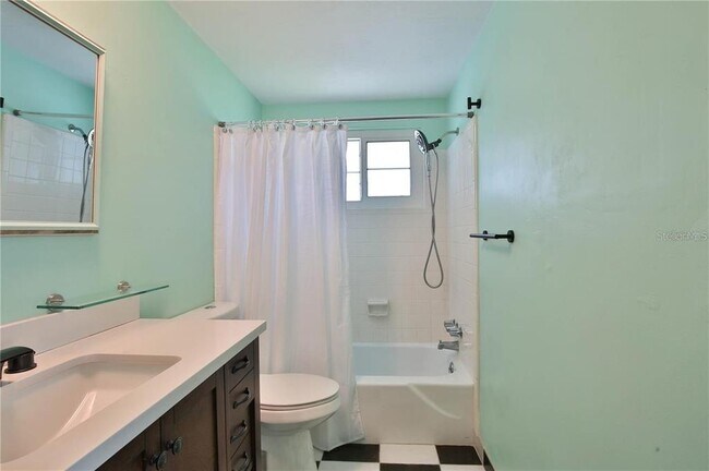 Building Photo - 7355 Cass Cir