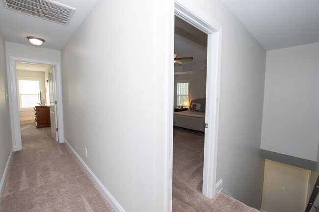 Building Photo - 516 Transom Wy