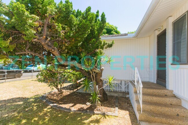 Building Photo - a 3 bdrm, 1.5 bath home for rent in Niu Valley