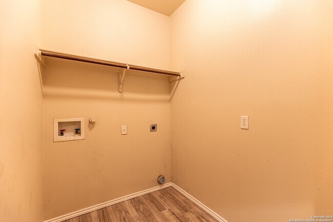 Building Photo - 7226 Golf Way