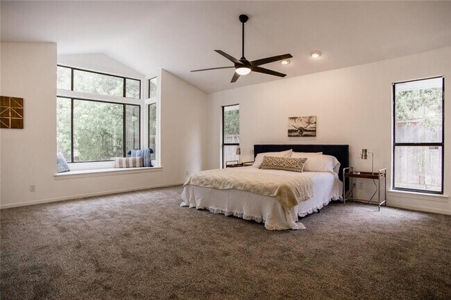 Building Photo - 5139 Meadow Creek Dr