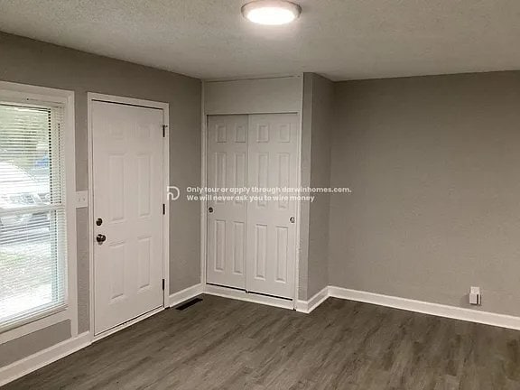 Building Photo - 4806 E 45th St