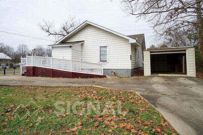 Building Photo - 217 1st Ave SE