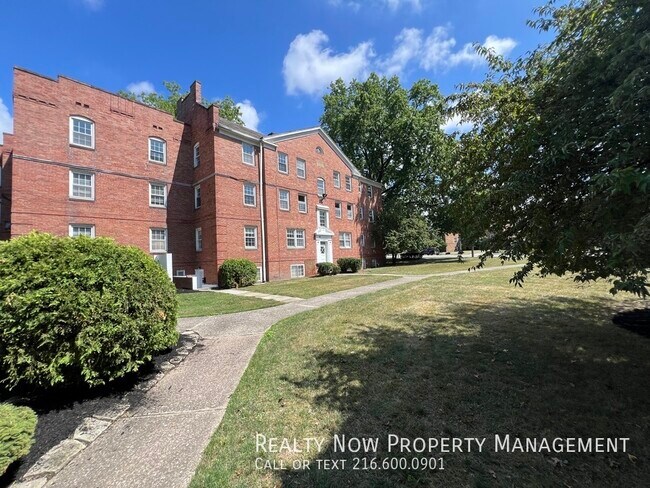 Building Photo - 2481 Noble Rd