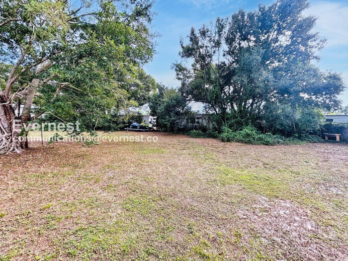 Building Photo - 10546 106th Ave N