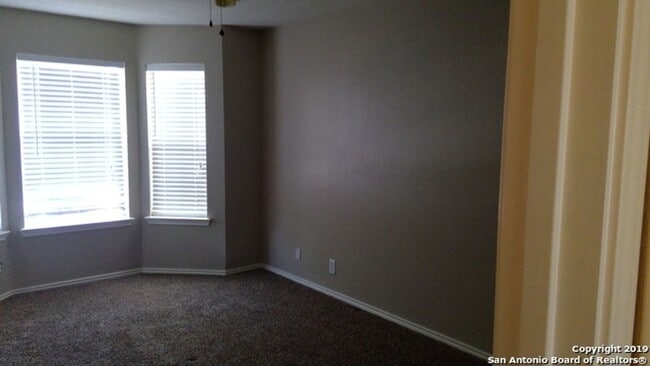 Building Photo - Townhouse near Medical Center in Gated Community