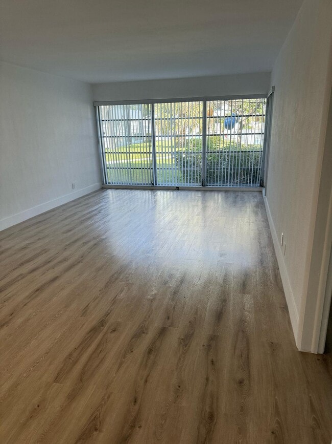 Building Photo - South Bank Apartments