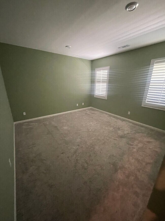 Building Photo - 31871 Eaton Ln