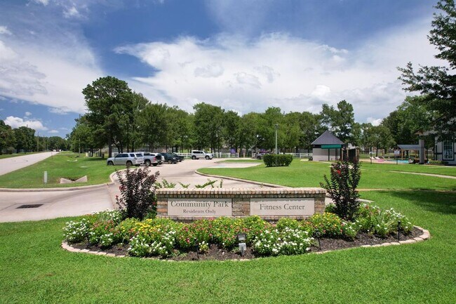 Building Photo - 30111 Saw Oaks Dr