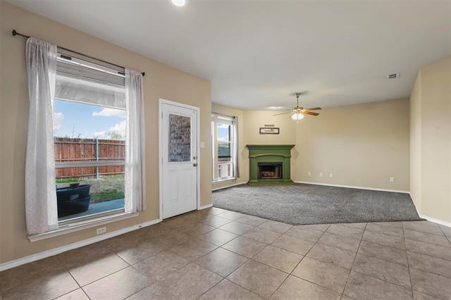 Building Photo - 1216 Vaughna Dr