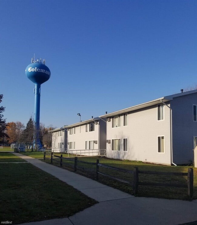 Building Photo - 2 br, 1 bath Apartment - Parkside Apartments