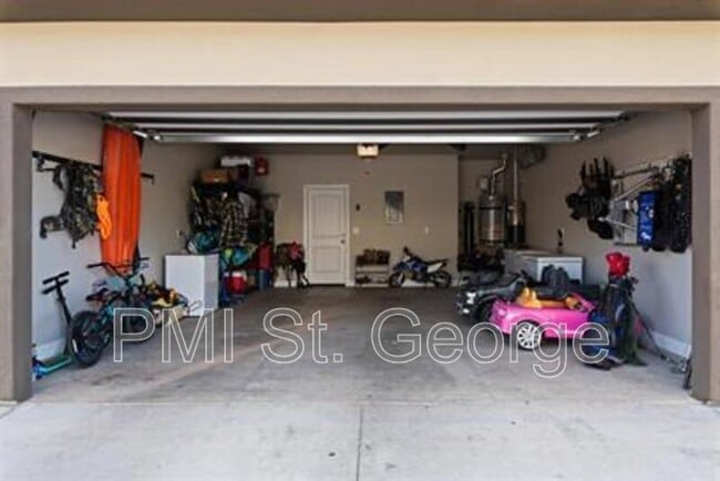 Building Photo - 1001 W Curly Hollow Dr