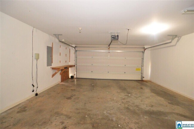 Building Photo - 211 Silver Creek Pkwy