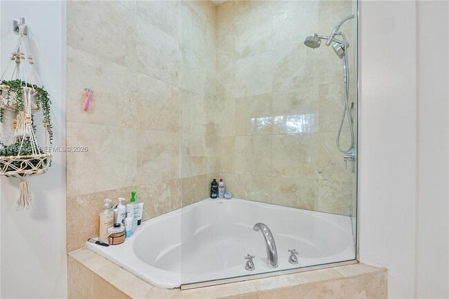 Building Photo - 3266 NE 15th St