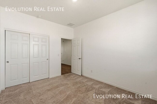 Building Photo - 11461 E Ulysses Ave