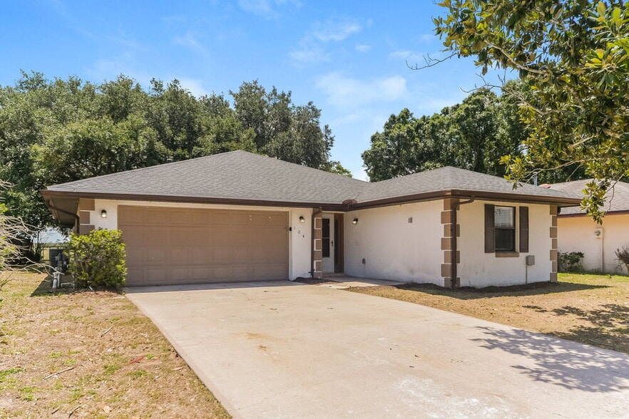 Building Photo - 104 Lake Daisy Terrace