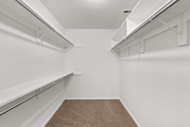 Building Photo - 2 Bed 1 Bath - Georgetown Village Condo - ...