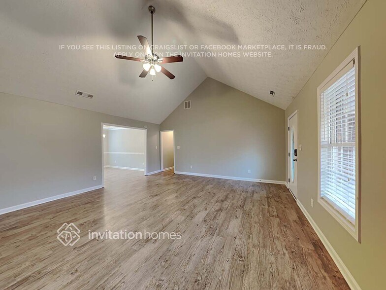 Building Photo - 472 Freedom Dr