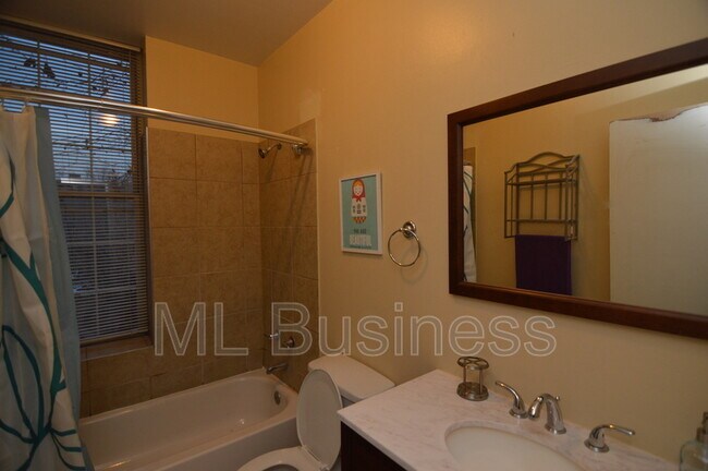 Building Photo - 812 Lafayette Ave