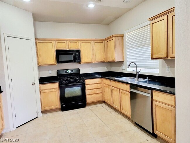 Building Photo - 11240 Woodland Violet Ave