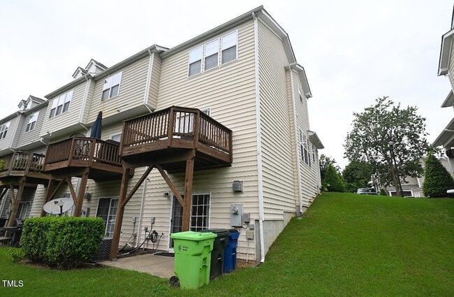 Building Photo - 700 Cupola Dr