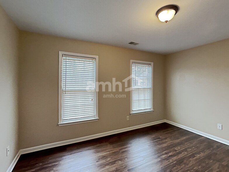 Building Photo - 4524 Kingsgate Ct NW