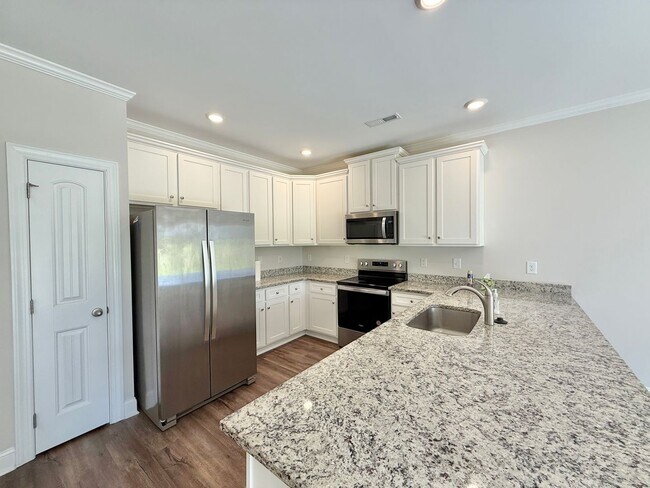 Building Photo - Stunning 3BD, 2.5BA Raleigh Townhome in a ...