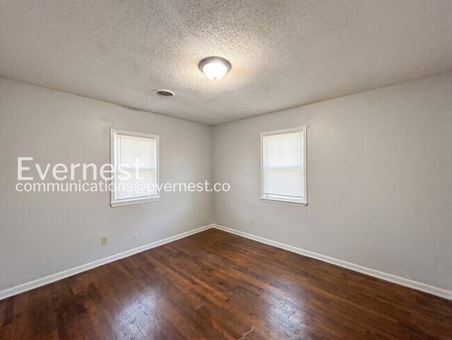 Building Photo - 362 Hewlett Rd