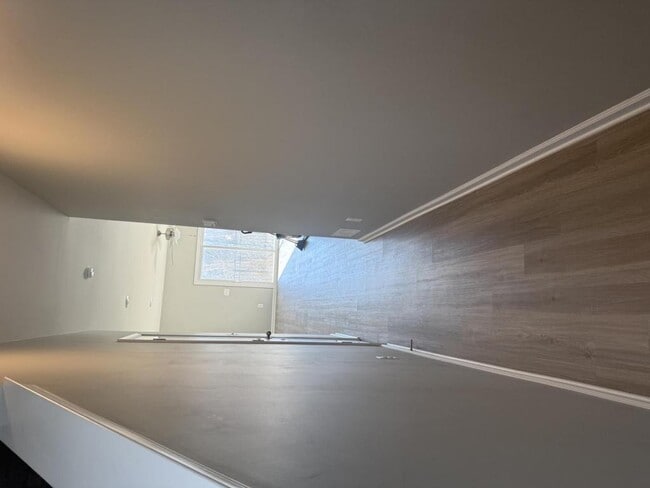 Building Photo - 185 Hampstead Blvd