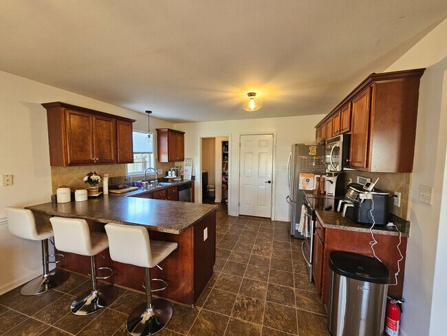 Building Photo - NEW LISTING!!!! Dont Miss Out