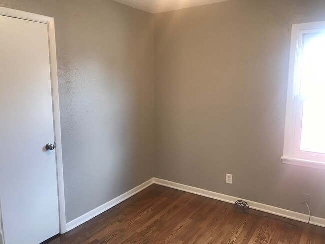 Building Photo - 1244 Pershing Dr