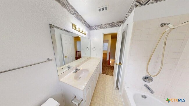 Building Photo - 609 Man O War Dr