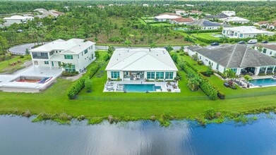 Building Photo - 8270 SE Pennock Trail