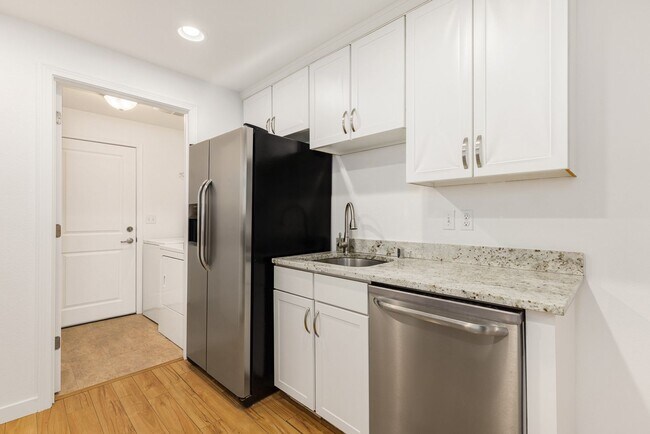 Building Photo - PM-UT-GOL*813-MF