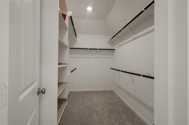 Building Photo - 27011 Aurora Gdn Ln