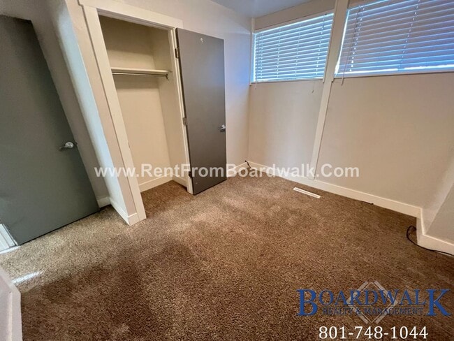 Building Photo - 1660 E 8600 S