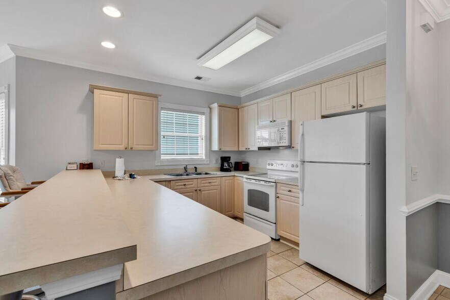 Building Photo - 4886 Luster Leaf Cir