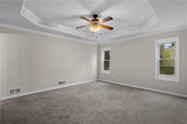 Building Photo - 2400 Salem Dr