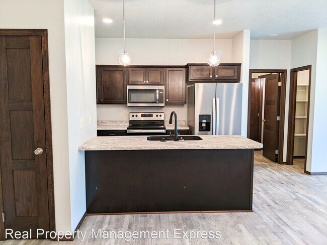 Building Photo - 3 br, 2.5 bath House - 4600 E Whisper Ridg...