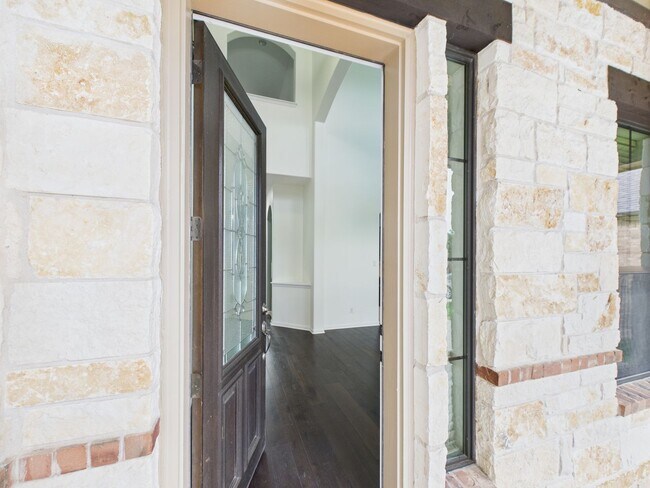 Building Photo - Sendero Springs
